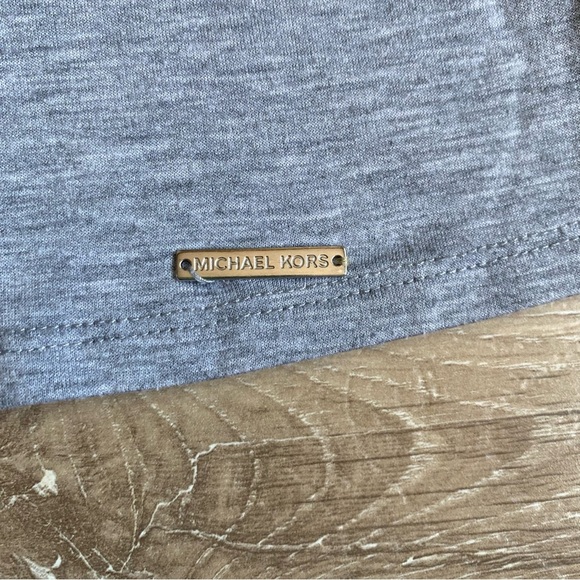 Michael Kors top lot teeshirt & cold shoulder long sleeve medium - Picture 3 of 13